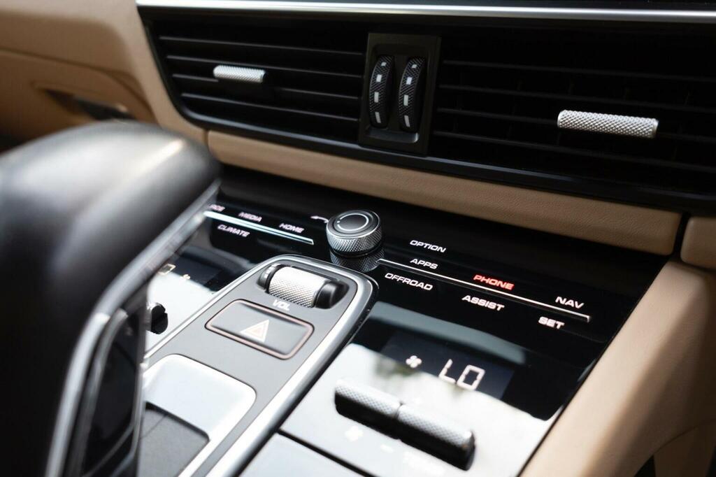 Porsche Cayenne Cayenne V8 T Black #104