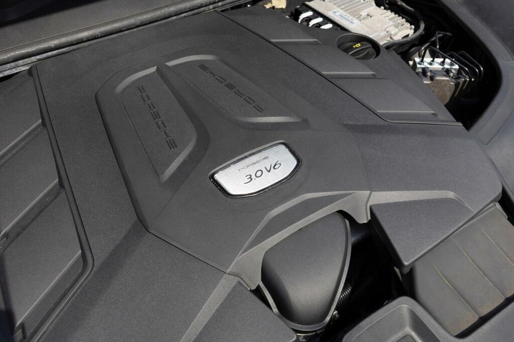 Porsche Cayenne Cayenne V8 T Black #84
