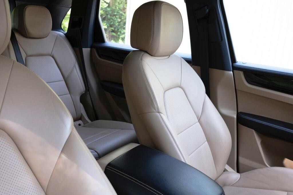 Porsche Cayenne Cayenne V8 T Black #131