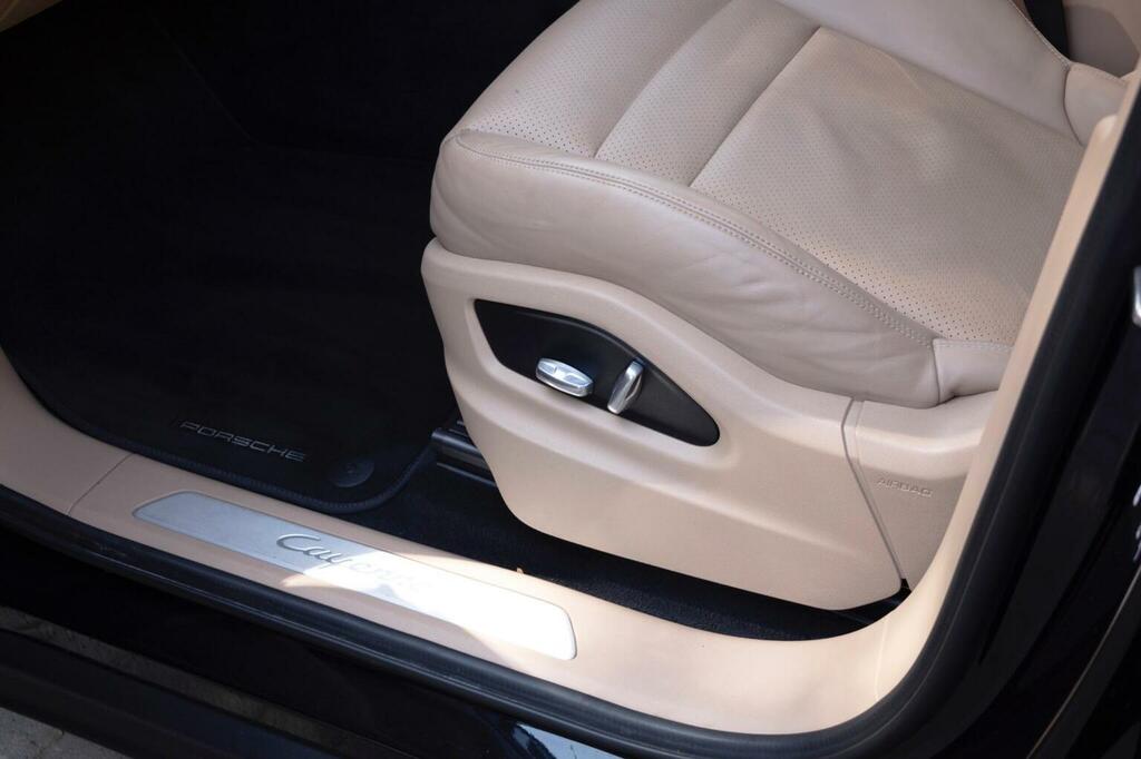 Porsche Cayenne Cayenne V8 T Black #95