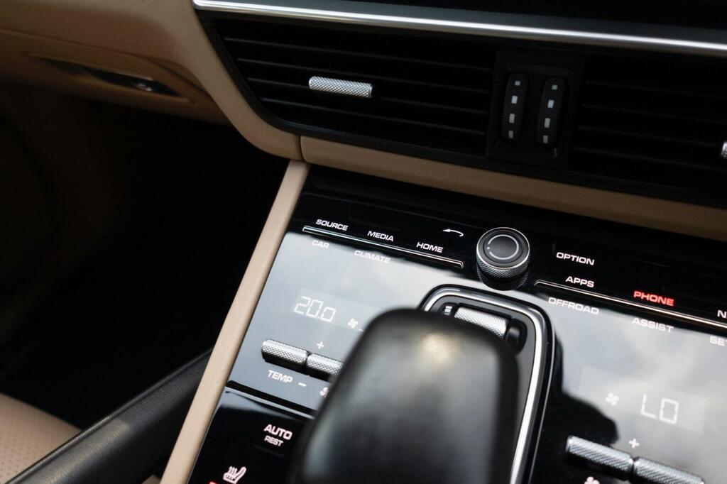 Porsche Cayenne Cayenne V8 T Black #98