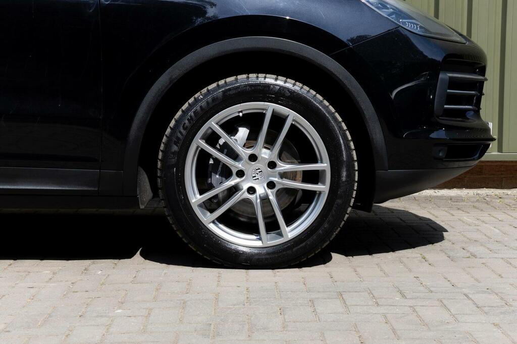 Porsche Cayenne Cayenne V8 T Black #81
