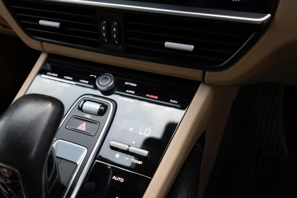 Porsche Cayenne Cayenne V8 T Black #101