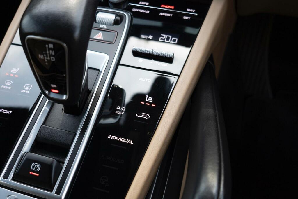 Porsche Cayenne Cayenne V8 T Black #30