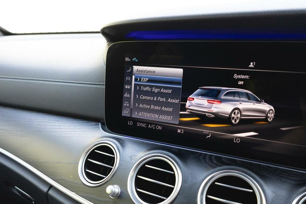 Mercedes-Benz E Class E350d Amg Line Edition Premium 9G-tronic Blue #46