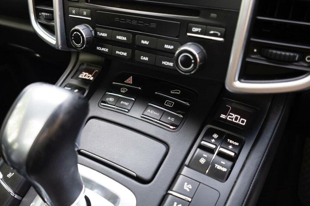 Porsche Cayenne 3.0 V6 E-hybrid Silver #35