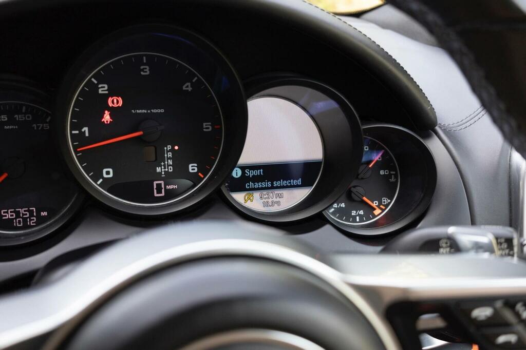 Porsche Cayenne 3.0 V6 E-hybrid Silver #106