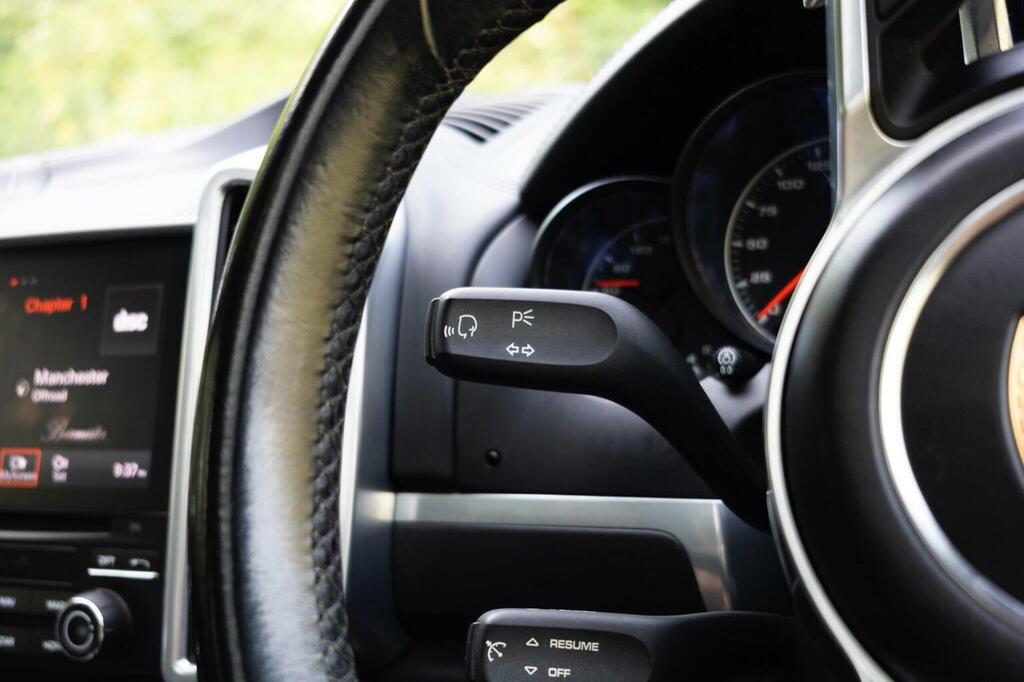Porsche Cayenne 3.0 V6 E-hybrid Silver #55