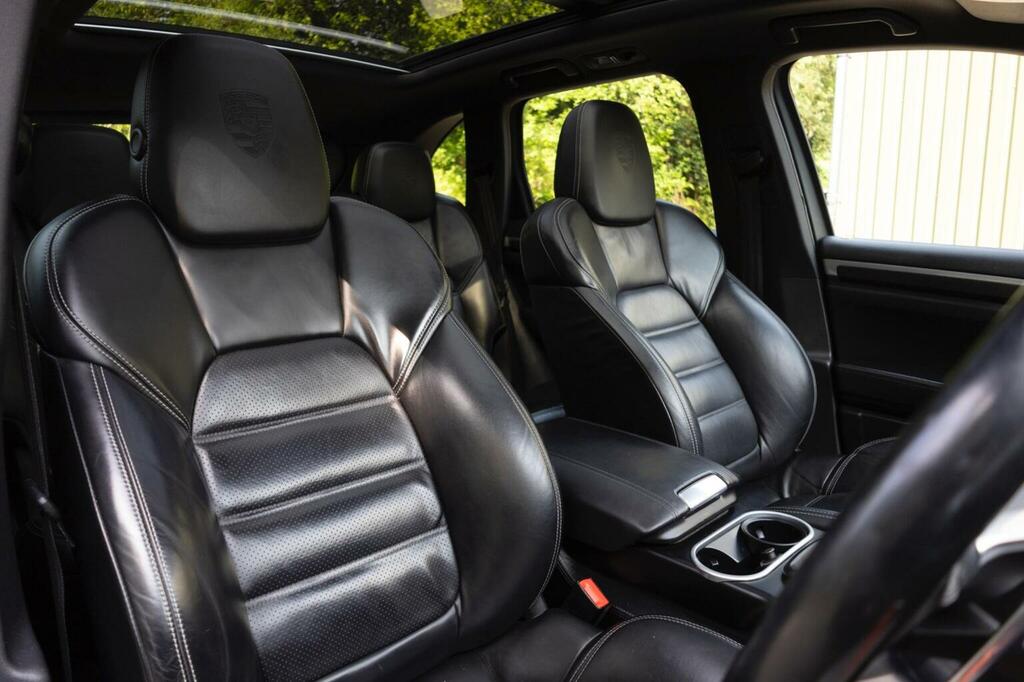 Porsche Cayenne 3.0 V6 E-hybrid Silver #94