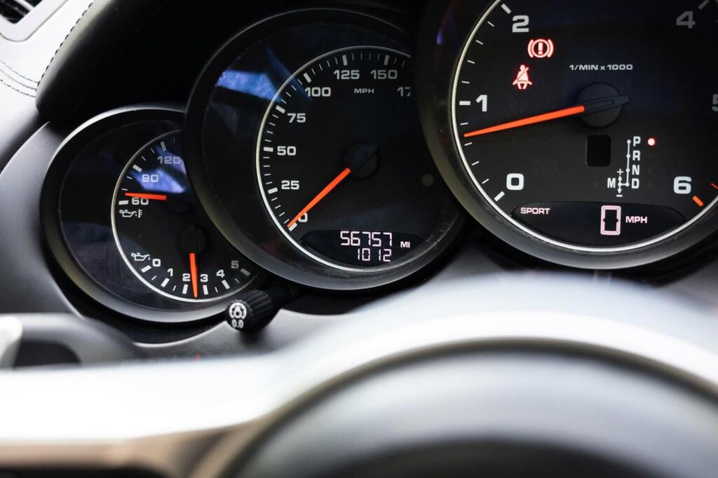 Porsche Cayenne 3.0 V6 E-hybrid Silver #68