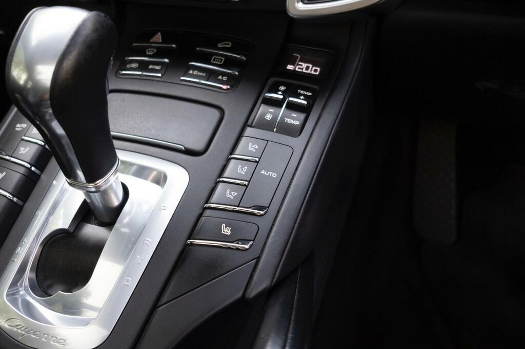 Porsche Cayenne 3.0 V6 E-hybrid Silver #37