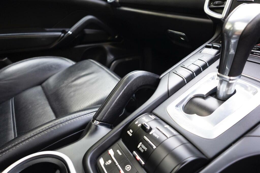Porsche Cayenne 3.0 V6 E-hybrid Silver #65