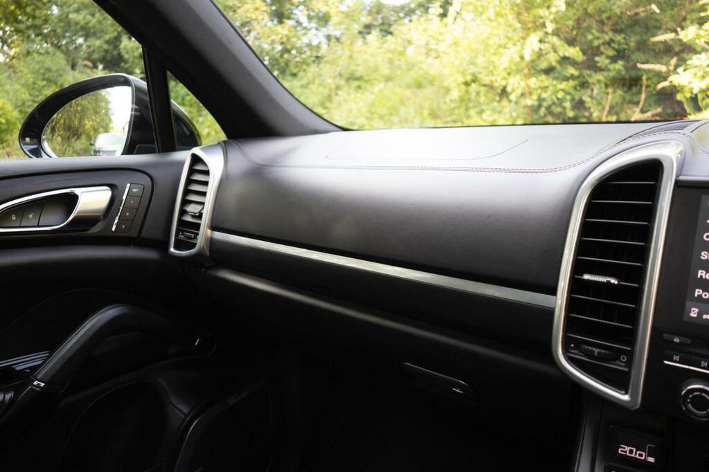 Porsche Cayenne 3.0 V6 E-hybrid Silver #69