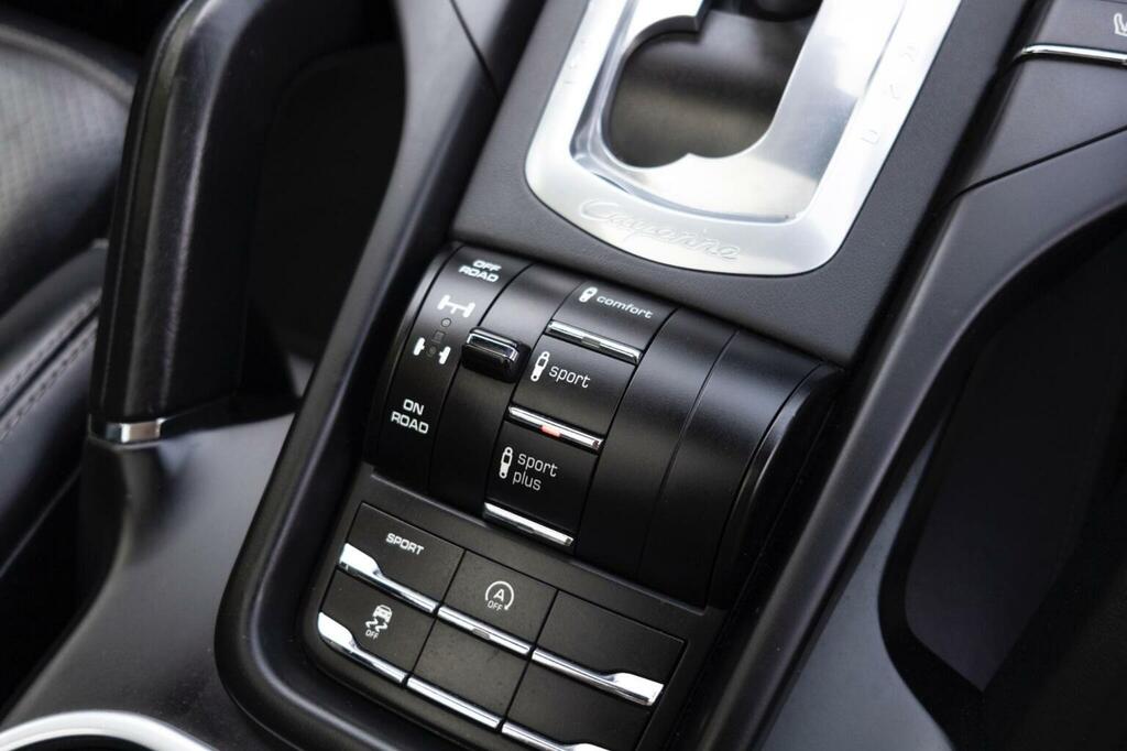 Porsche Cayenne 3.0 V6 E-hybrid Silver #105