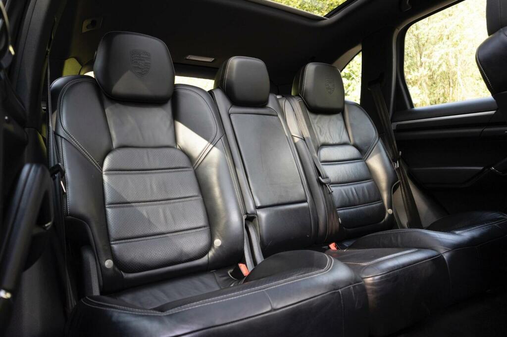 Porsche Cayenne 3.0 V6 E-hybrid Silver #15