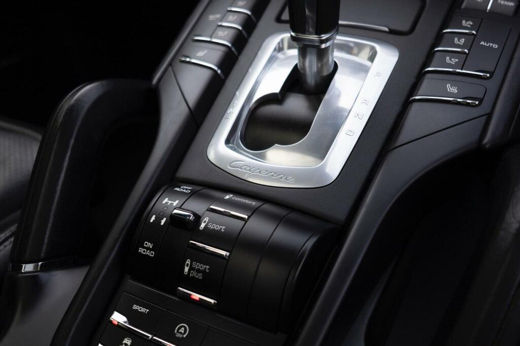 Porsche Cayenne 3.0 V6 E-hybrid Silver #147