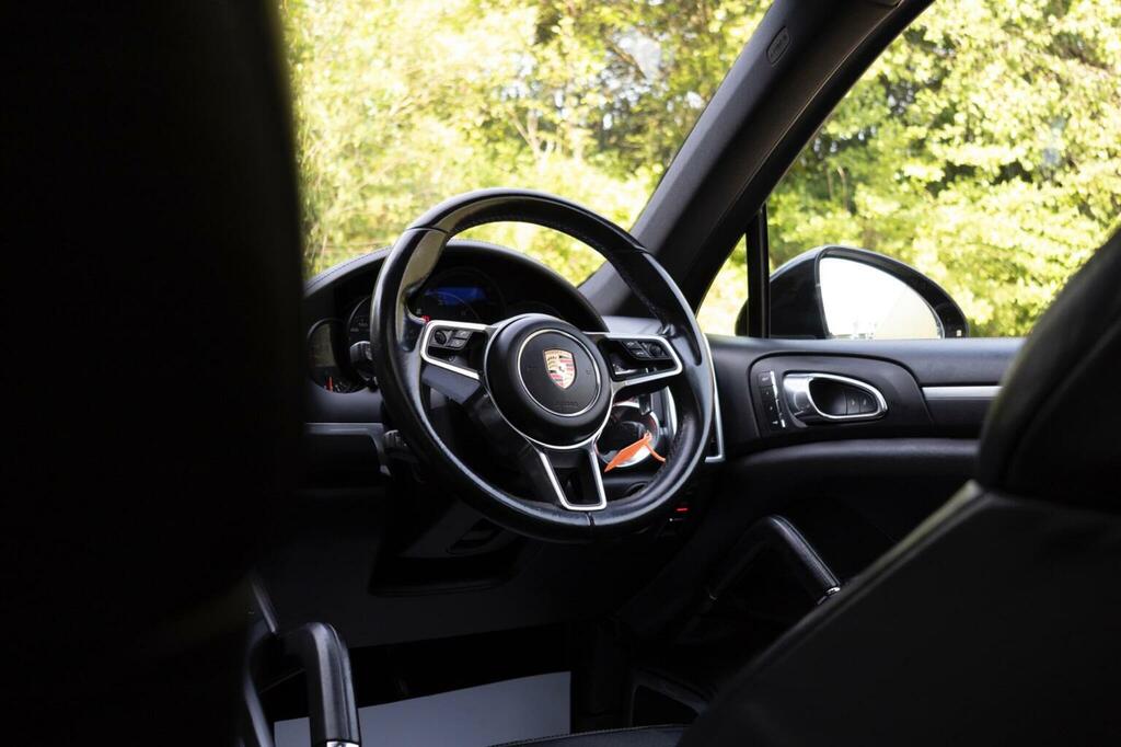 Porsche Cayenne 3.0 V6 E-hybrid Silver #66