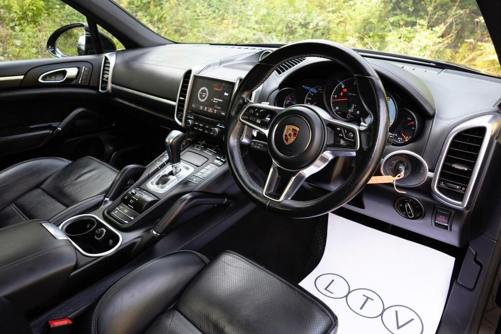 Porsche Cayenne 3.0 V6 E-hybrid Silver #93