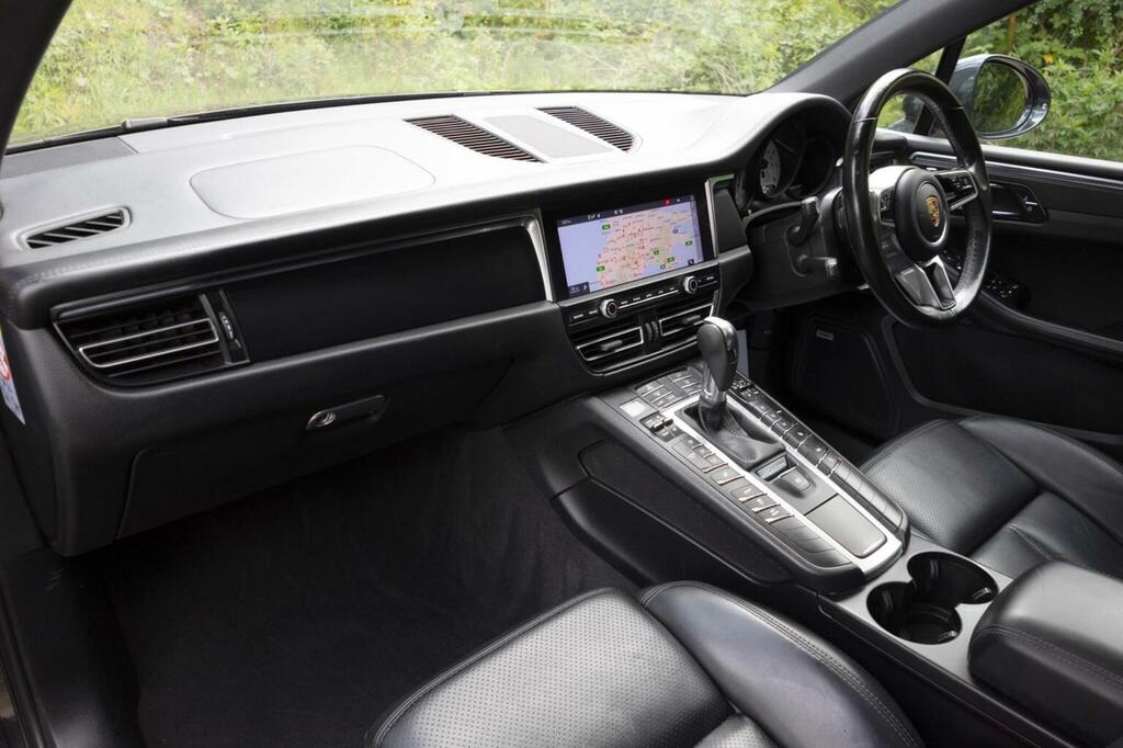 Porsche Macan 2L Null Grey #18