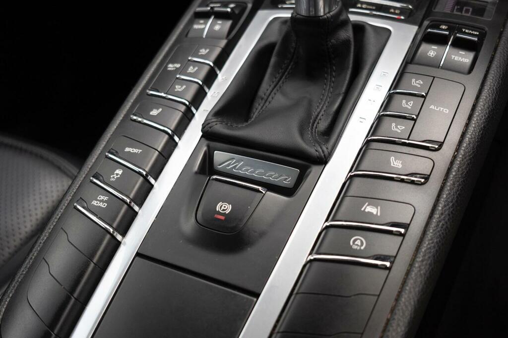 Porsche Macan 2L Null Grey #52