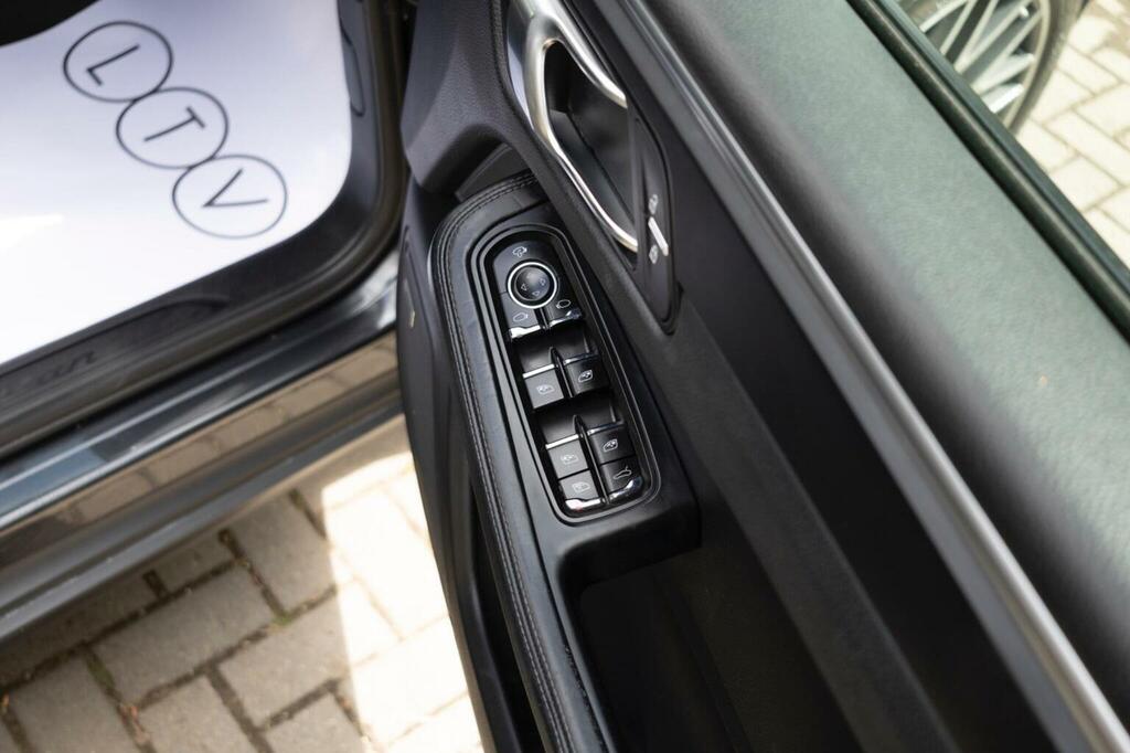 Porsche Macan 2L Null Grey #113