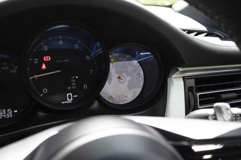 Porsche Macan Semi-auto 4Wd #125