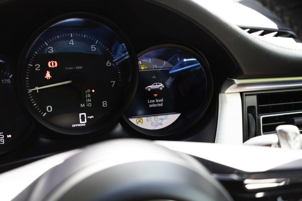 Porsche Macan Semi-auto 4Wd #104