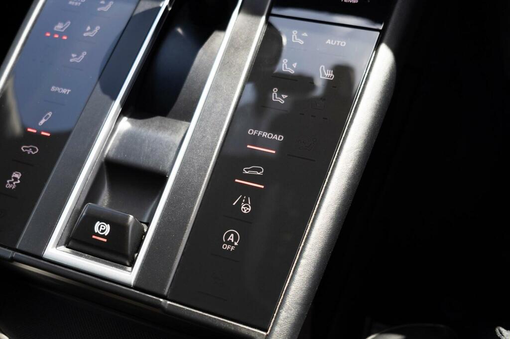 Porsche Macan Semi-auto 4Wd #38