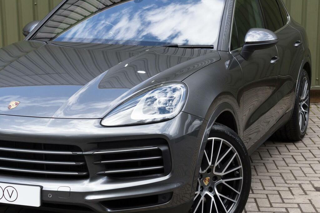 Porsche Cayenne Turbo S E-hybrid Tiptronic S Black #77