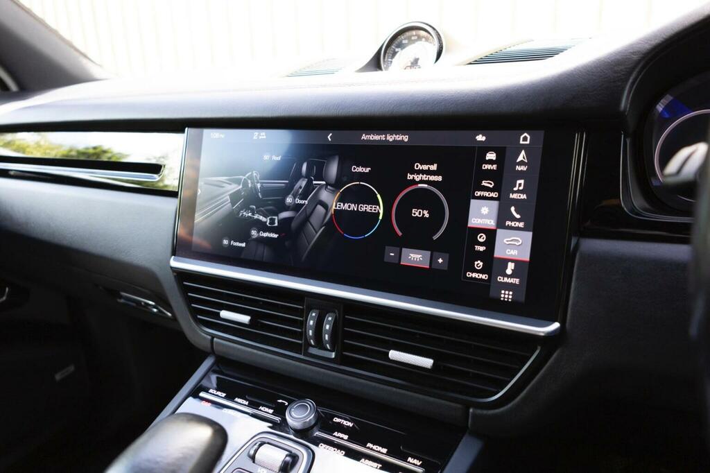 Porsche Cayenne Turbo S E-hybrid Tiptronic S Black #41