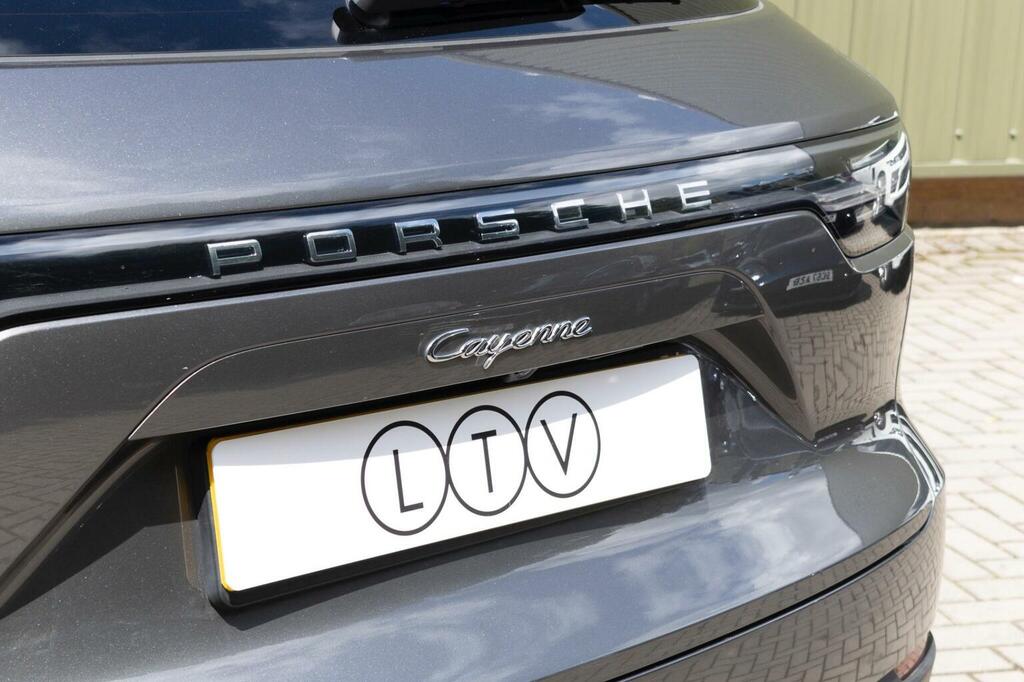 Porsche Cayenne Turbo S E-hybrid Tiptronic S Black #88