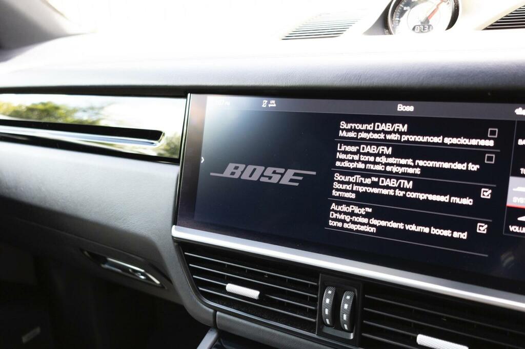 Porsche Cayenne Turbo S E-hybrid Tiptronic S Black #138