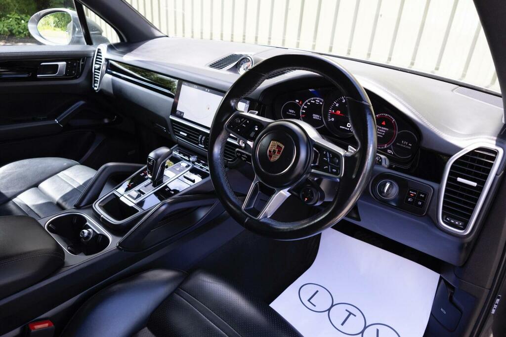 Porsche Cayenne Turbo S E-hybrid Tiptronic S Black #11
