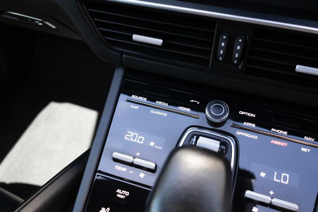 Porsche Cayenne Turbo S E-hybrid Tiptronic S Black #117