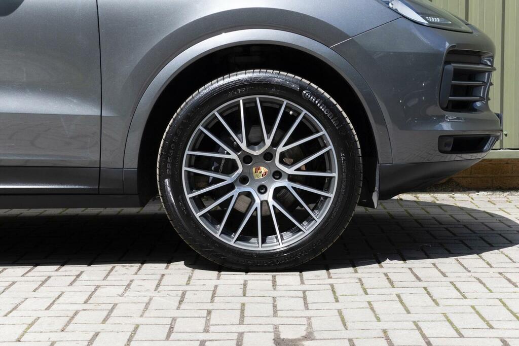 Porsche Cayenne Turbo S E-hybrid Tiptronic S Black #96