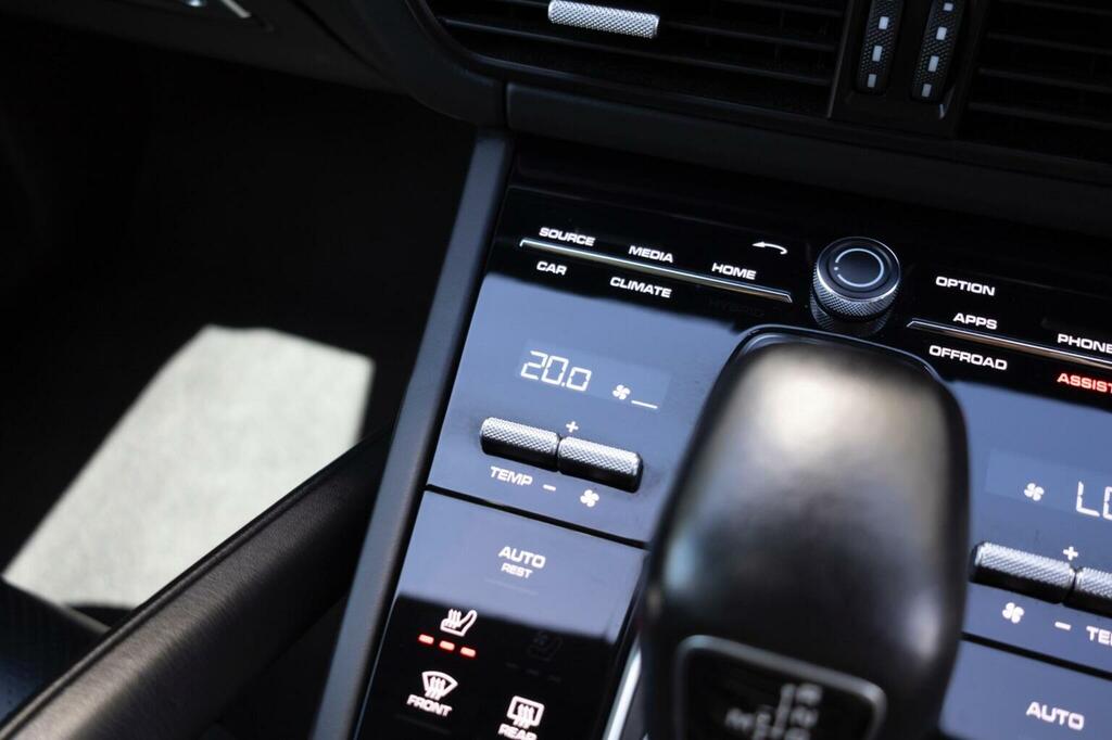 Porsche Cayenne Turbo S E-hybrid Tiptronic S Black #115