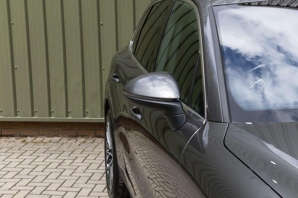 Porsche Cayenne Turbo S E-hybrid Tiptronic S Black #167