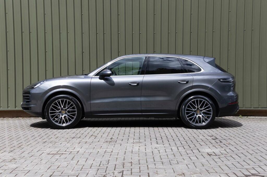 Porsche Cayenne Turbo S E-hybrid Tiptronic S Black #91