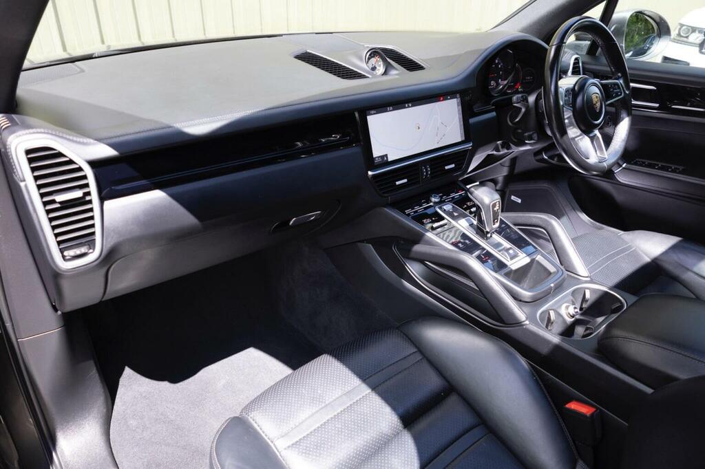 Porsche Cayenne Turbo S E-hybrid Tiptronic S Black #17