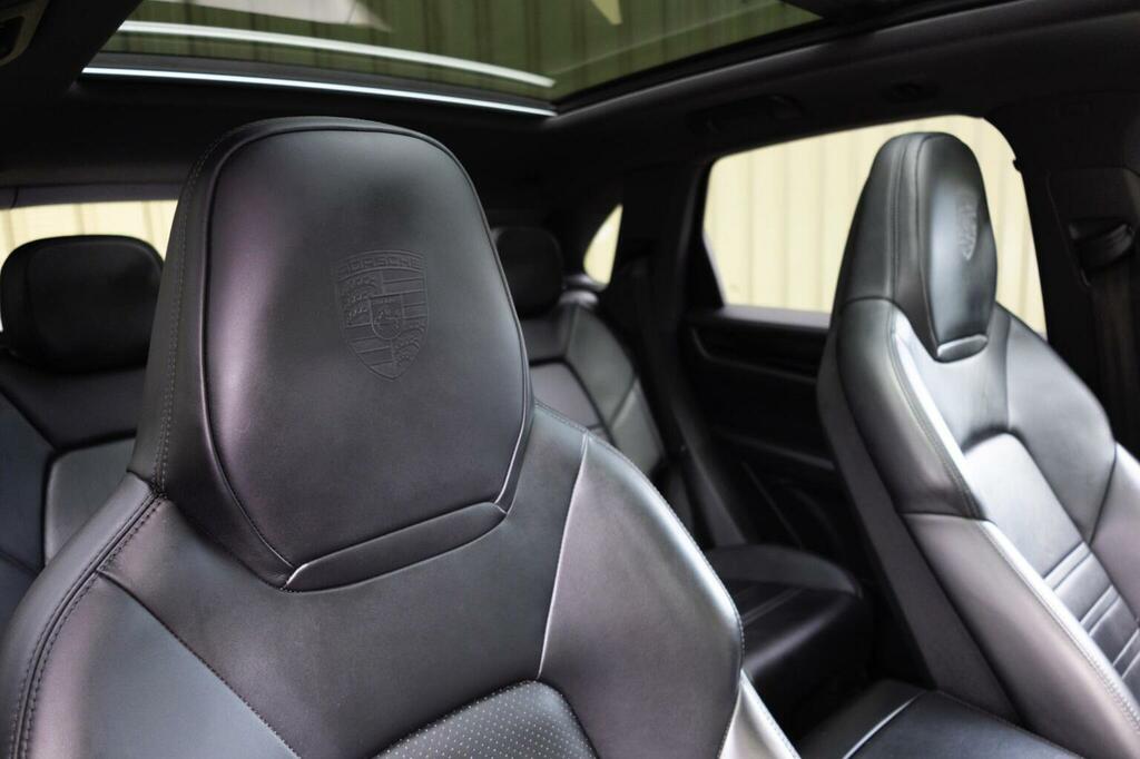 Porsche Cayenne Turbo S E-hybrid Tiptronic S Black #152