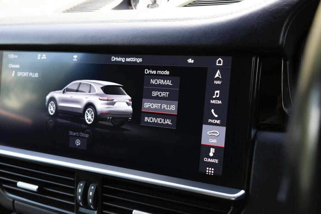 Porsche Cayenne Turbo S E-hybrid Tiptronic S Black #110