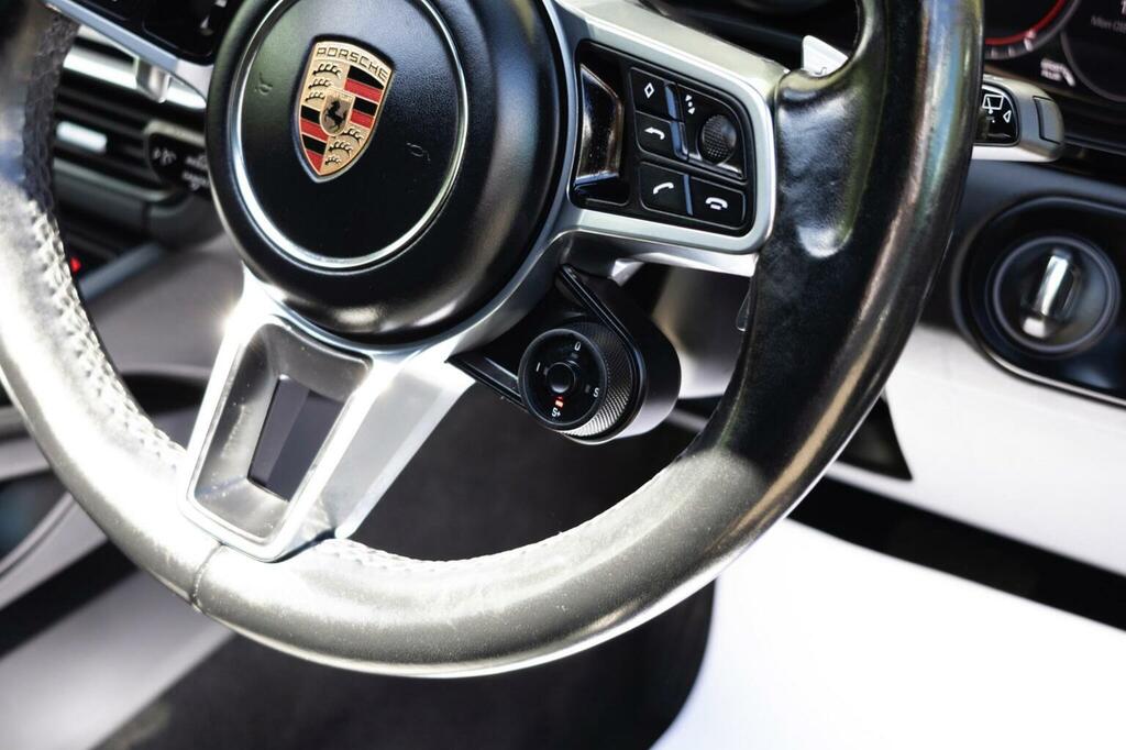 Porsche Cayenne Turbo S E-hybrid Tiptronic S Black #46