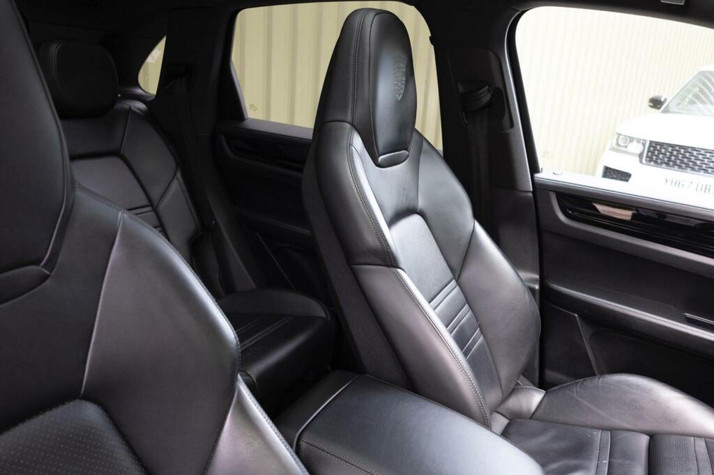 Porsche Cayenne Turbo S E-hybrid Tiptronic S Black #67