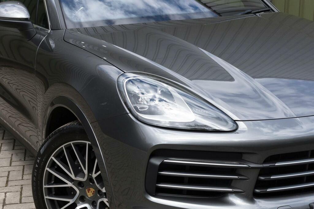 Porsche Cayenne Turbo S E-hybrid Tiptronic S Black #79