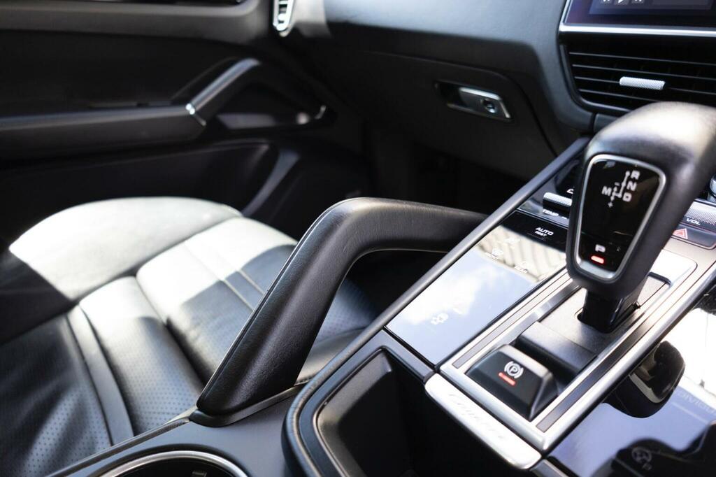 Porsche Cayenne Turbo S E-hybrid Tiptronic S Black #157