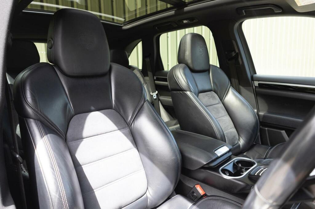 Porsche Cayenne 3.0 D V6 Tiptronic S 262 Bhp Black #14