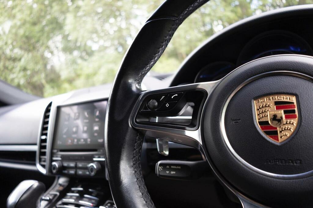 Porsche Cayenne 3.0 D V6 Tiptronic S 262 Bhp Black #133