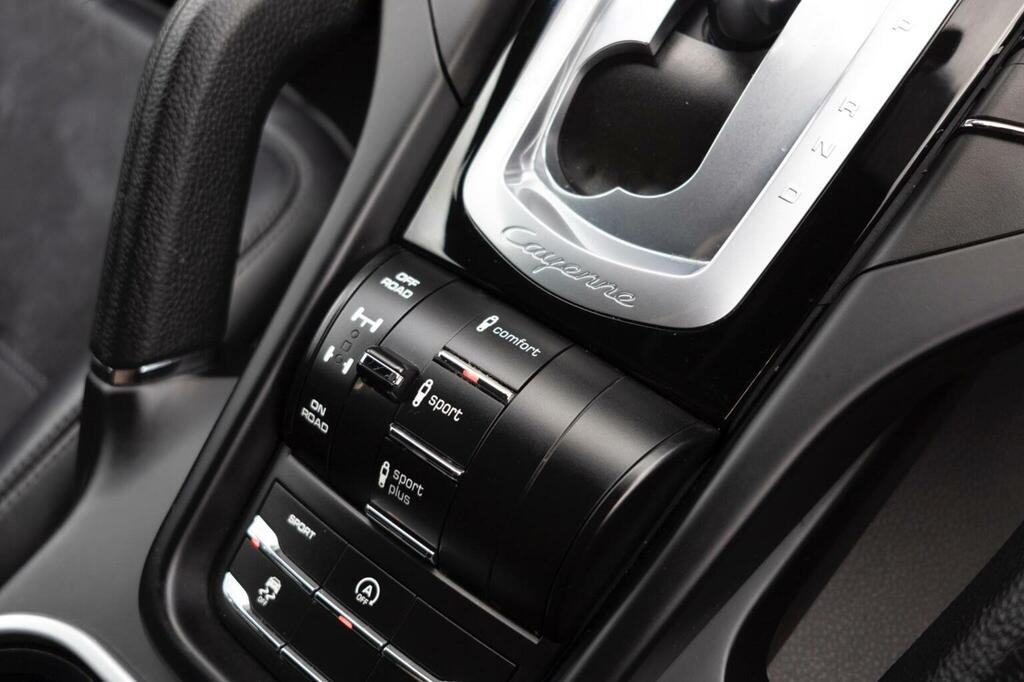 Porsche Cayenne 3.0 D V6 Tiptronic S 262 Bhp Black #108