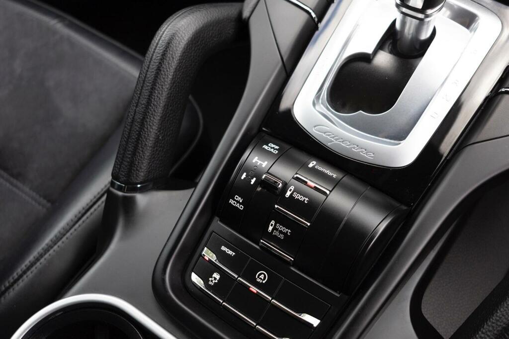 Porsche Cayenne 3.0 D V6 Tiptronic S 262 Bhp Black #29