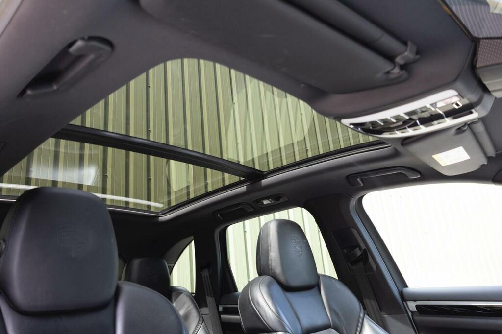 Porsche Cayenne 3.0 D V6 Tiptronic S 262 Bhp Black #20